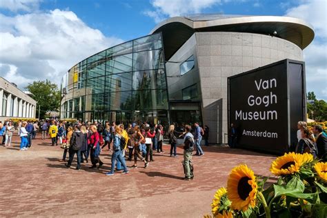  Van Gogh Museum & History of Art: Ontdek de schilderkunst van een meester!